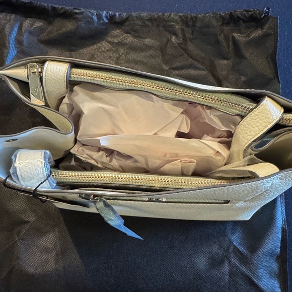 Vanessa Williams Cream(bone) and Mint Accents Tote Bag NWT - Picture 5 of 7